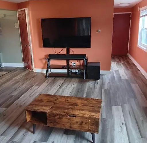 Condo Apartment Near Midway Airport
